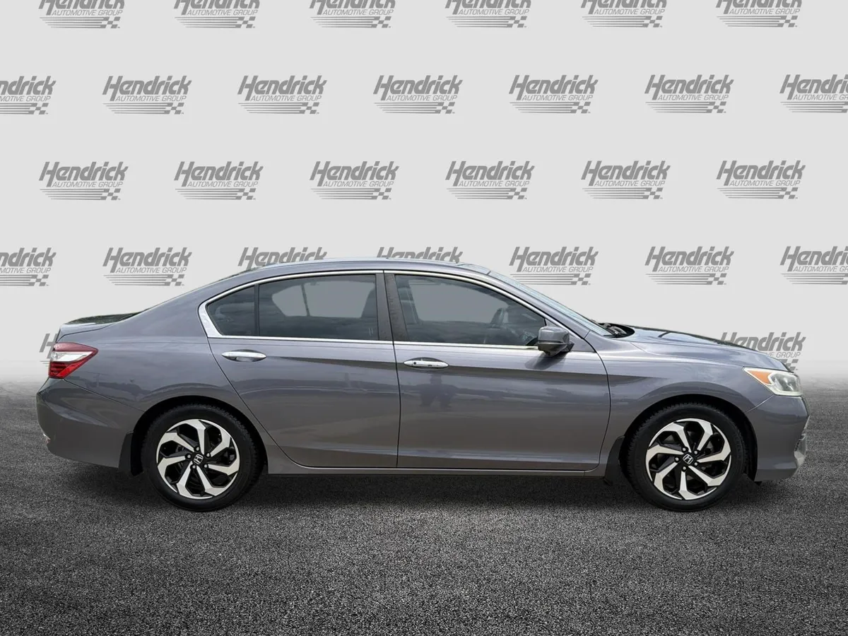 2016 Honda Accord EX thumbnail 10