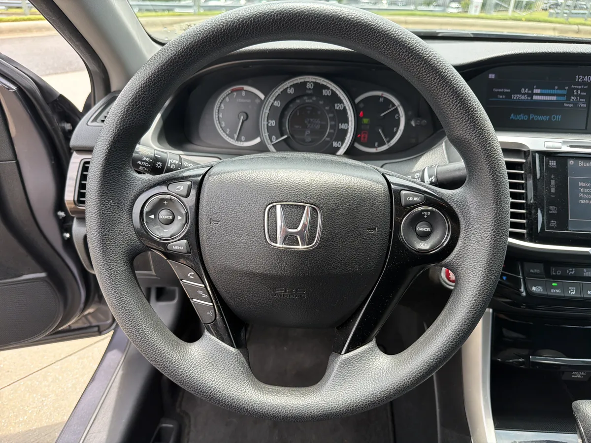 2016 Honda Accord EX thumbnail 17