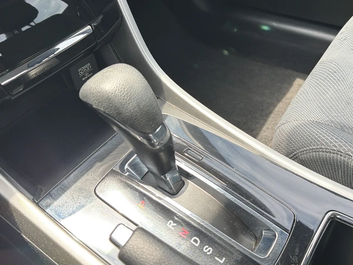 2016 Honda Accord EX thumbnail 25