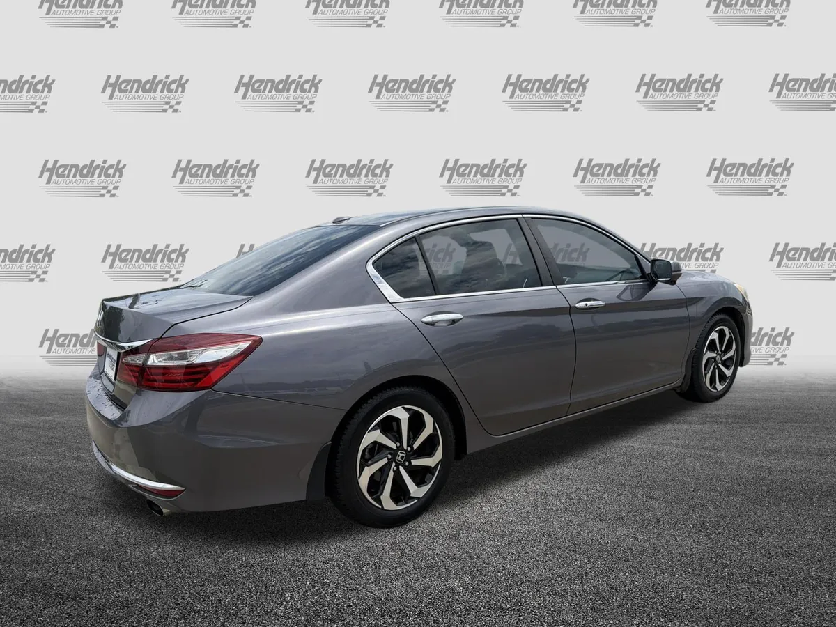 2016 Honda Accord EX thumbnail 9