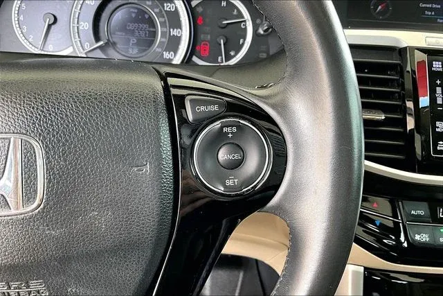 2016 Honda Accord EX-L thumbnail 11