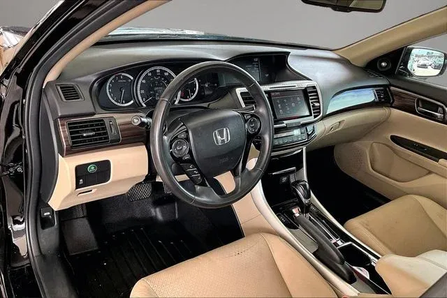 2016 Honda Accord EX-L thumbnail 14