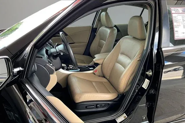 2016 Honda Accord EX-L thumbnail 18