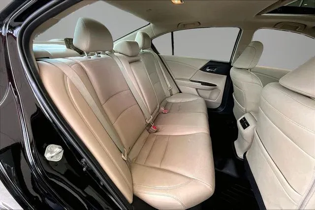 2016 Honda Accord EX-L thumbnail 20