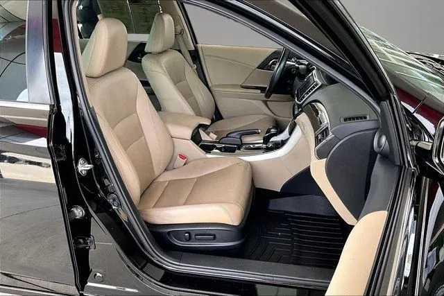 2016 Honda Accord EX-L thumbnail 27
