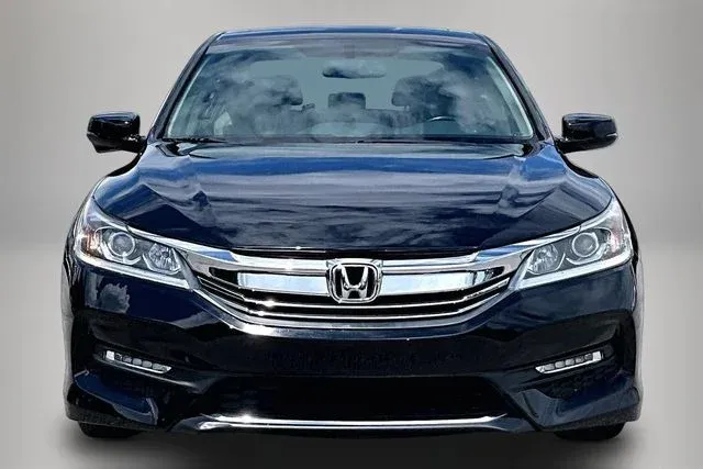 2016 Honda Accord EX-L thumbnail 3