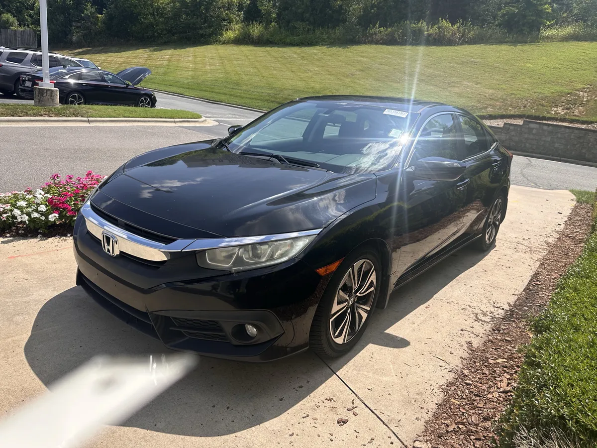 2016 Honda Civic EX-T thumbnail 4