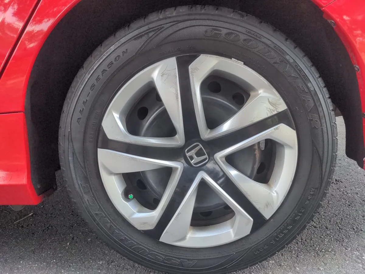 2016 Honda Civic LX thumbnail 12