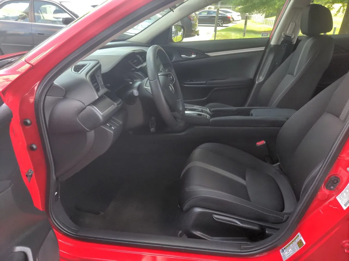 2016 Honda Civic LX thumbnail 15