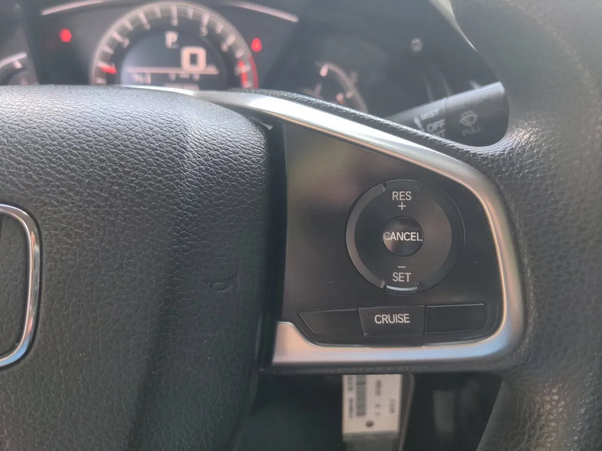 2016 Honda Civic LX thumbnail 19