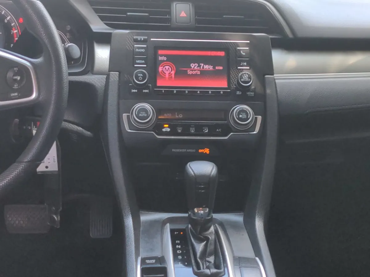 2016 Honda Civic LX thumbnail 28
