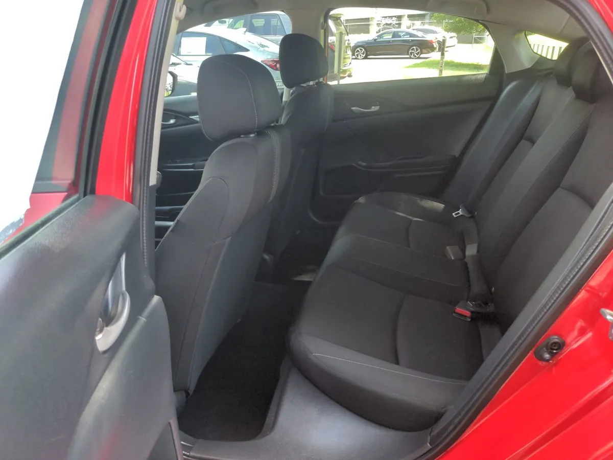 2016 Honda Civic LX thumbnail 29
