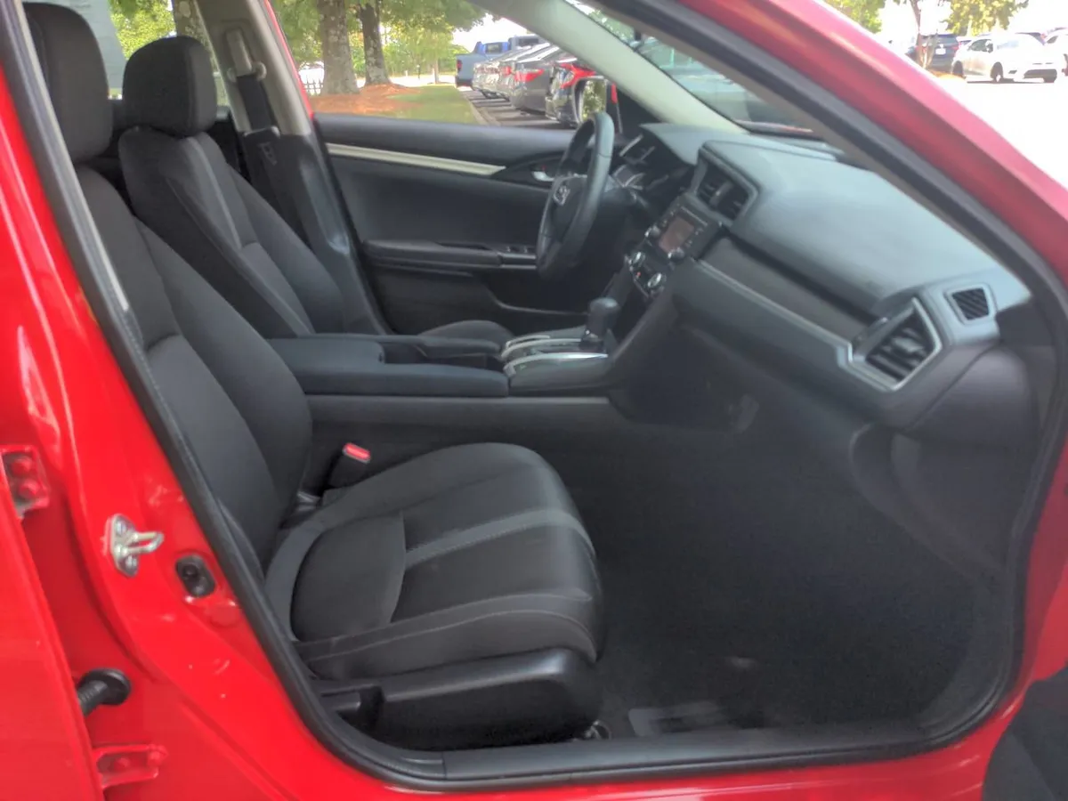 2016 Honda Civic LX thumbnail 31