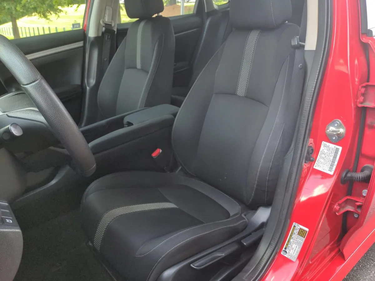 2016 Honda Civic LX thumbnail 35