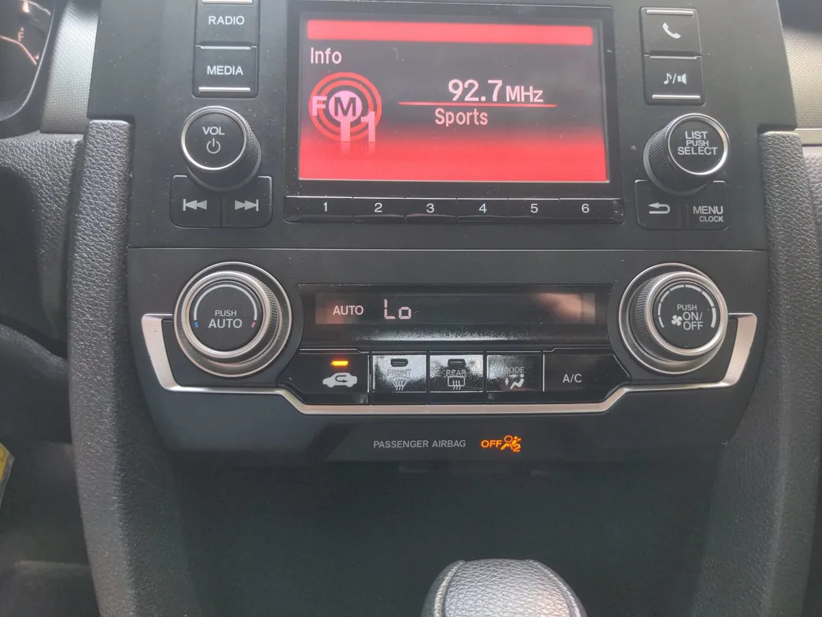 2016 Honda Civic LX thumbnail 37
