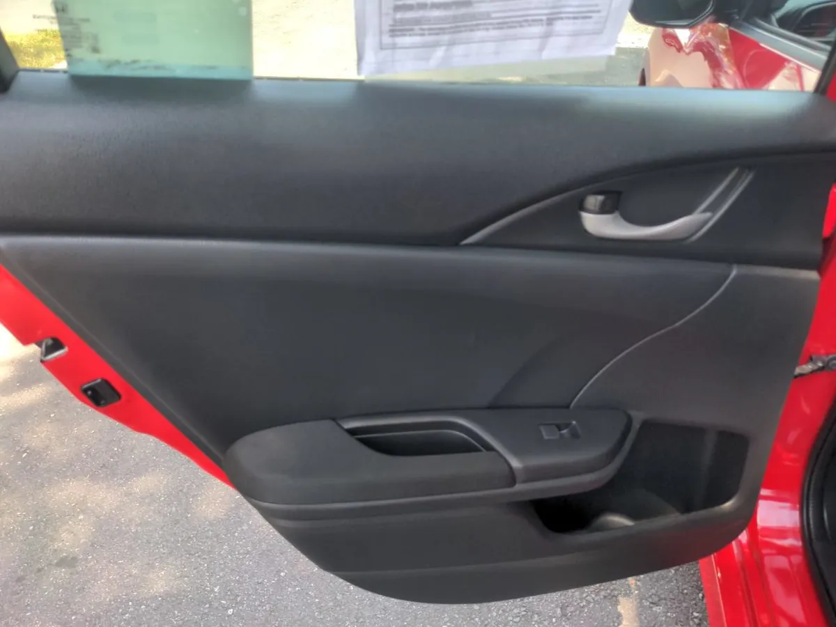 2016 Honda Civic LX thumbnail 39