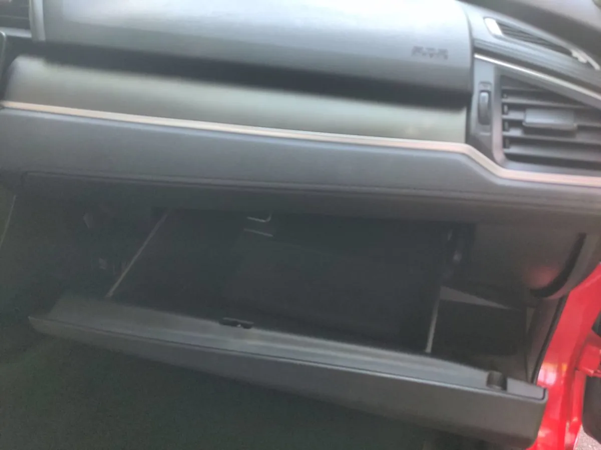 2016 Honda Civic LX thumbnail 43