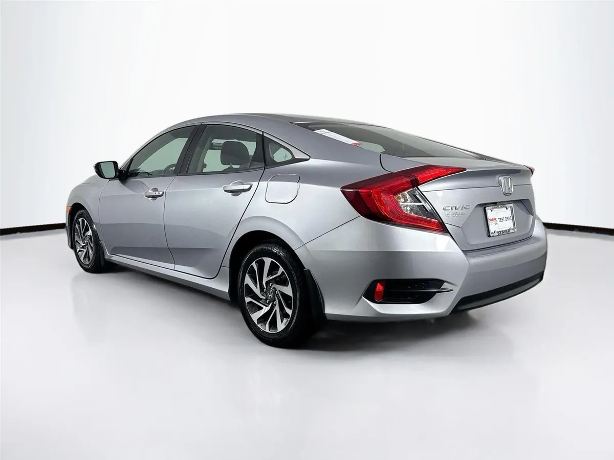 2016 Honda Civic Sedan EX thumbnail 11