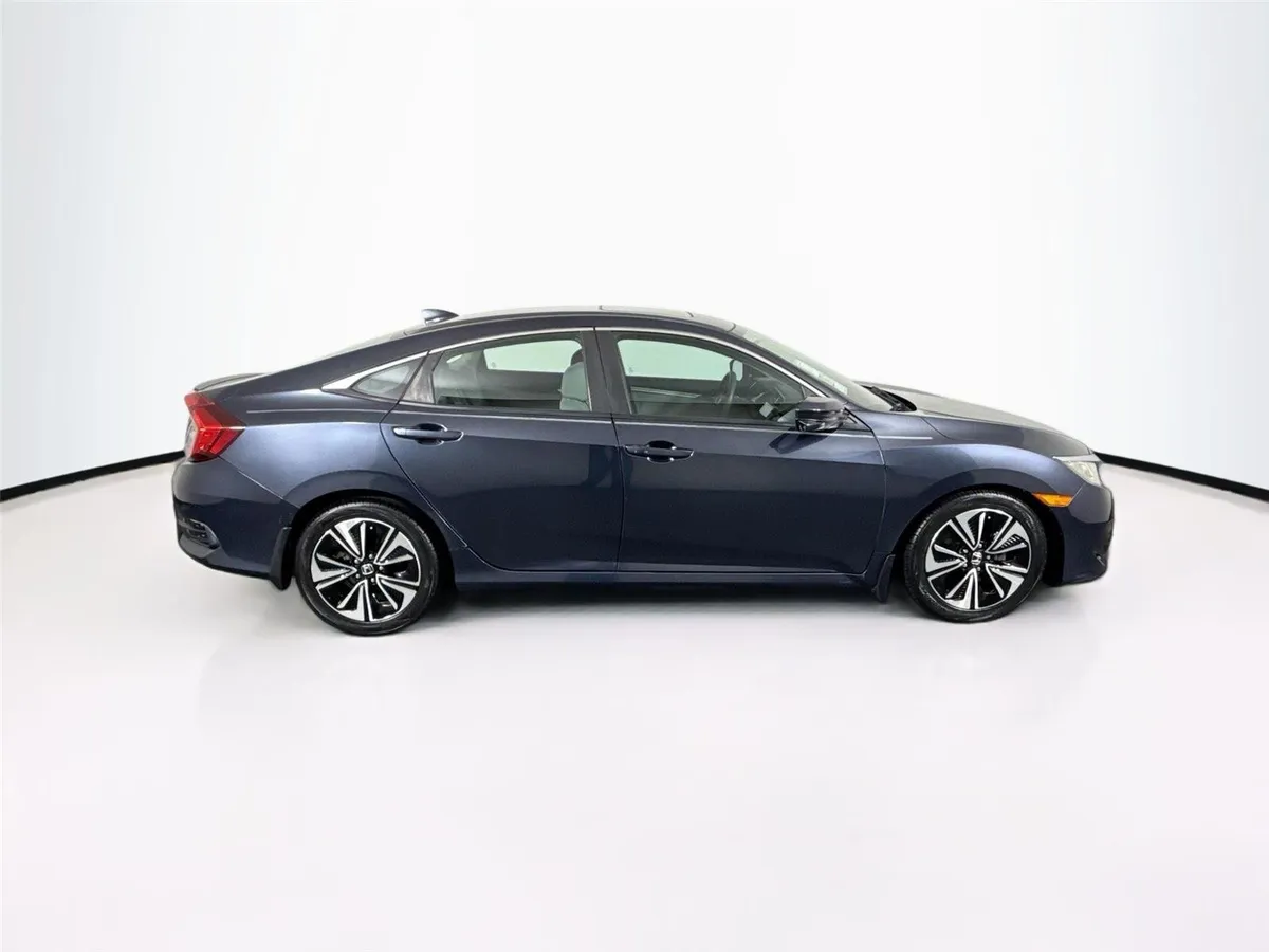 2016 Honda Civic Sedan EX-T thumbnail 10