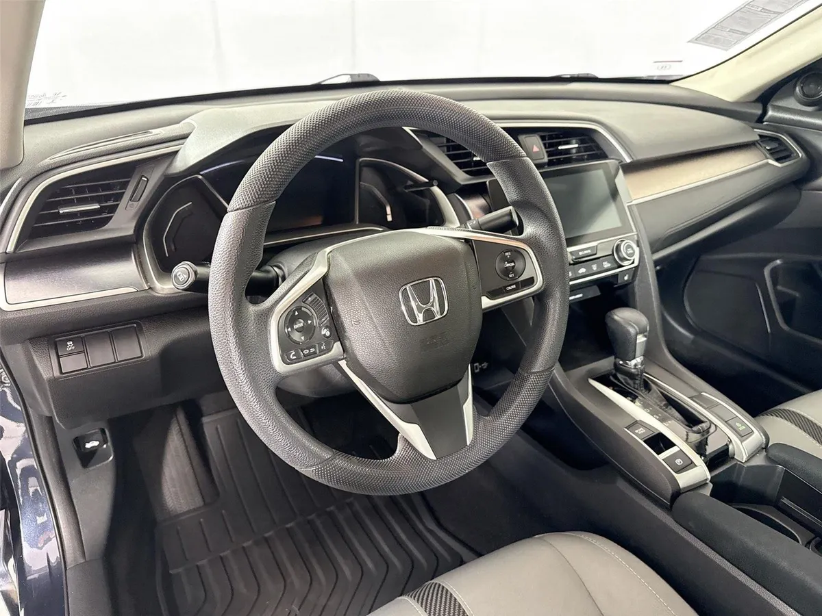 2016 Honda Civic Sedan EX-T thumbnail 4