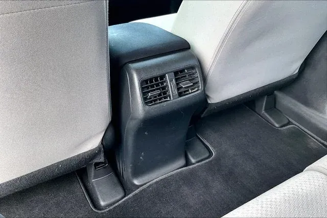 2016 Honda CR-V SE thumbnail 32