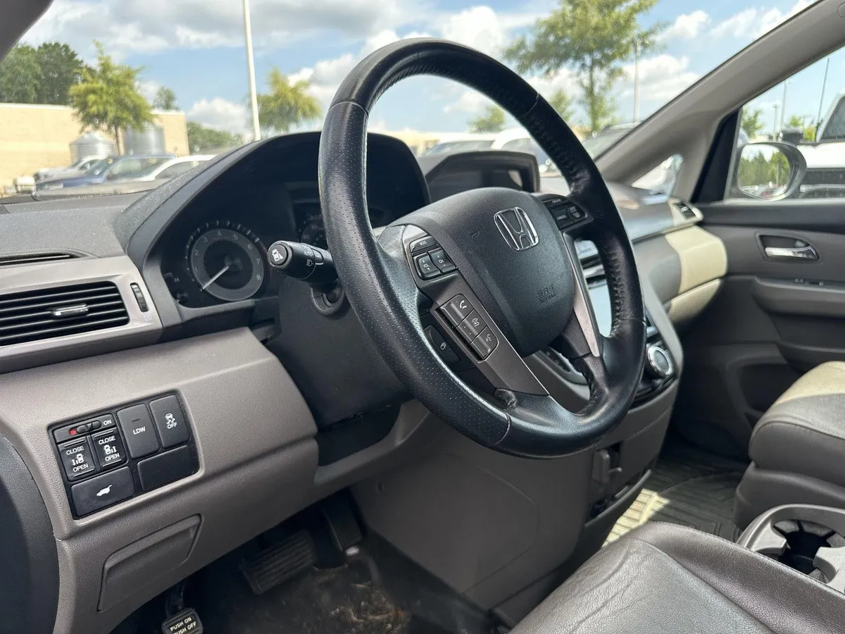 2016 Honda Odyssey EX-L thumbnail 11