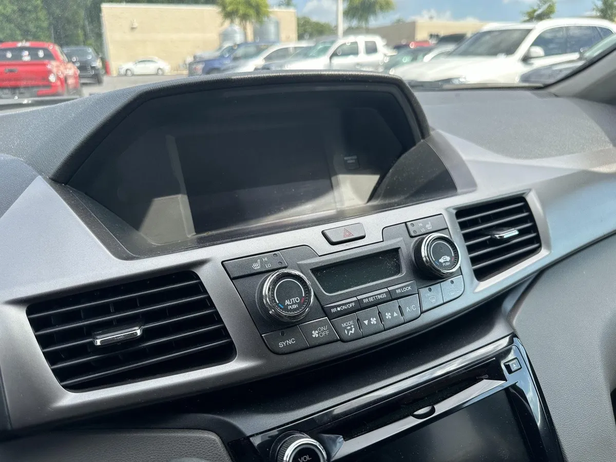 2016 Honda Odyssey EX-L thumbnail 12