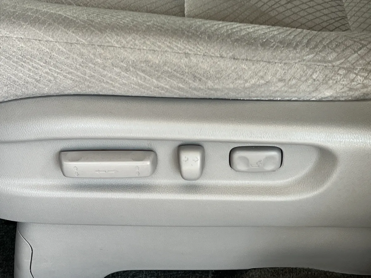 2016 Honda Odyssey SE thumbnail 16
