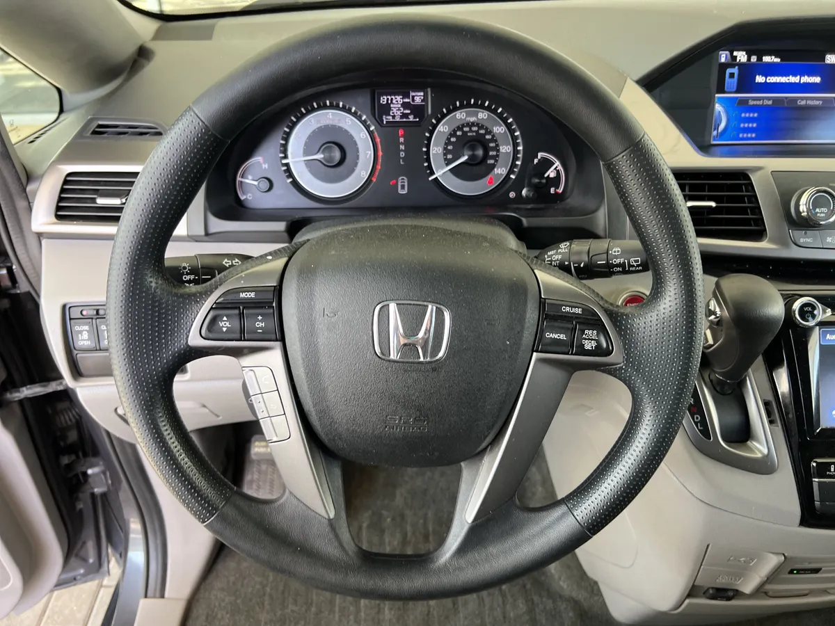 2016 Honda Odyssey SE thumbnail 17