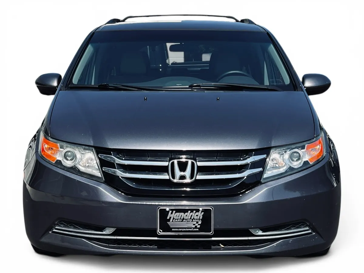 2016 Honda Odyssey SE thumbnail 2