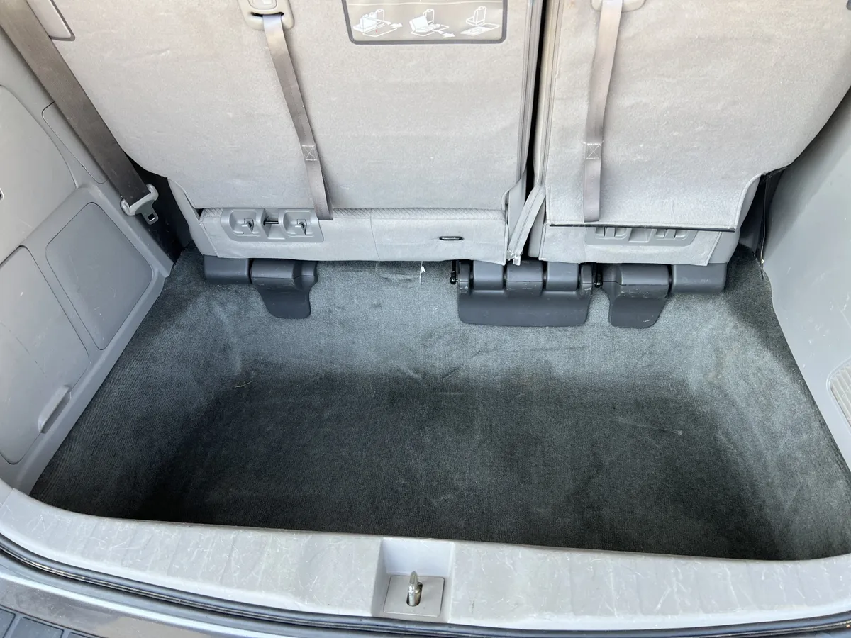 2016 Honda Odyssey SE thumbnail 32