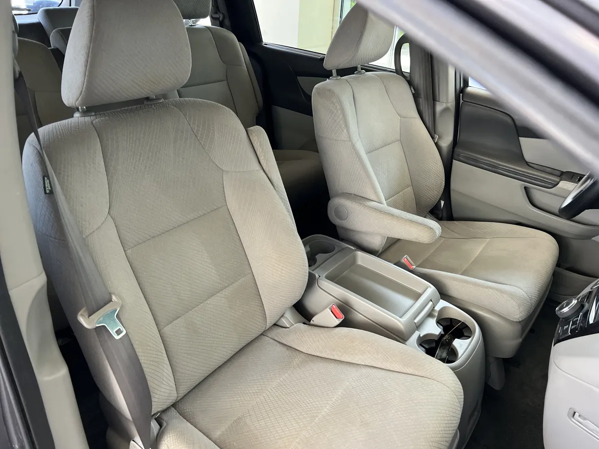 2016 Honda Odyssey SE thumbnail 33
