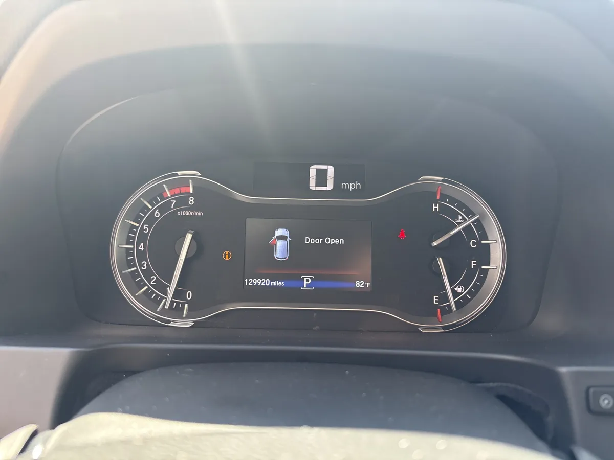 2016 Honda Pilot Elite thumbnail 20