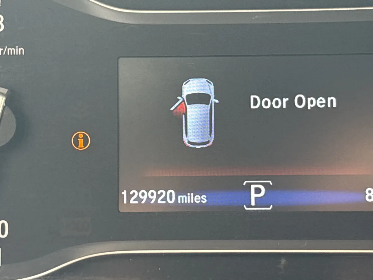 2016 Honda Pilot Elite thumbnail 21