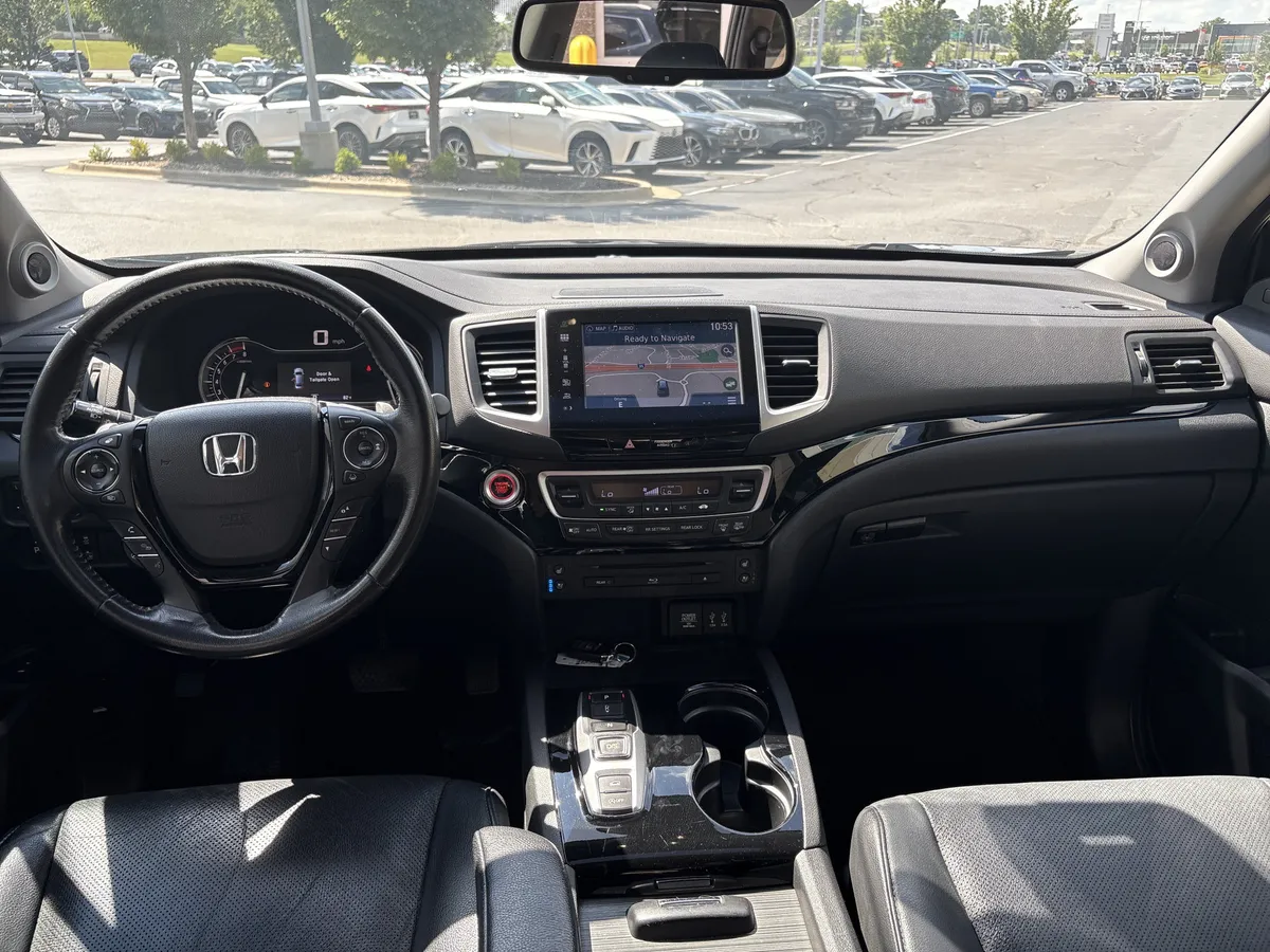 2016 Honda Pilot Elite thumbnail 28