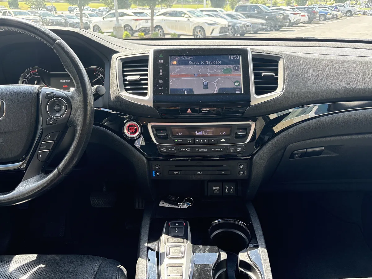 2016 Honda Pilot Elite thumbnail 29