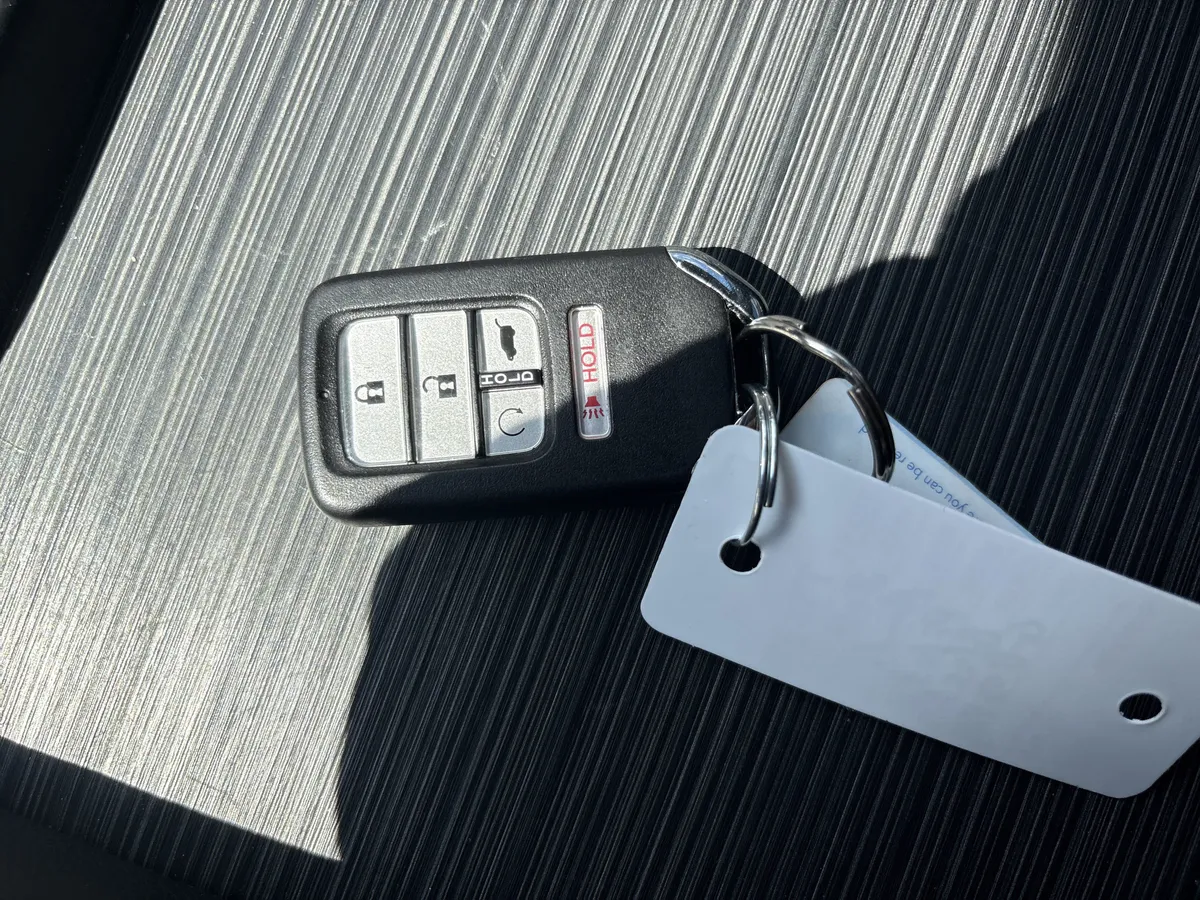 2016 Honda Pilot Elite thumbnail 36