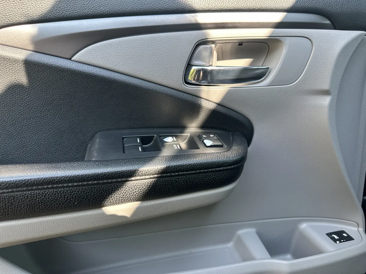 2016 Honda Pilot EX-L thumbnail 13