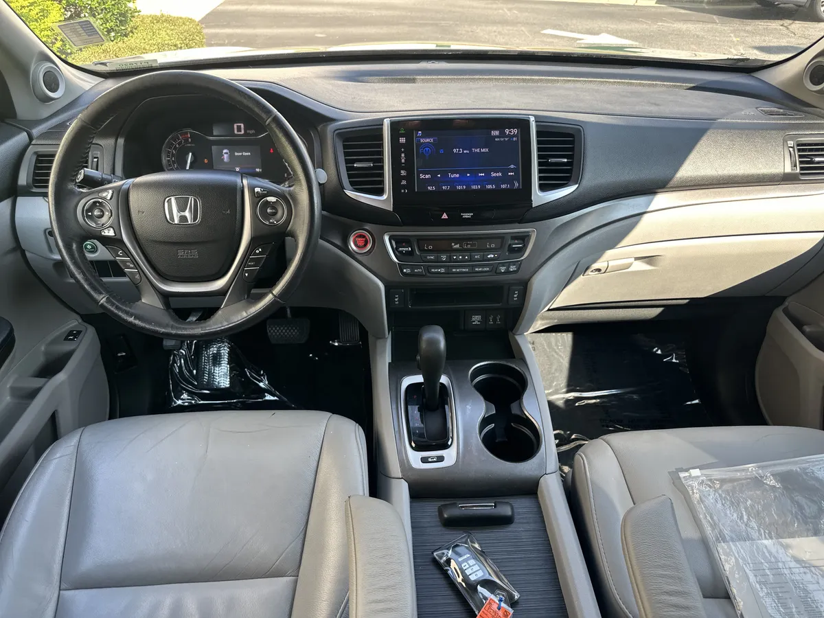 2016 Honda Pilot EX-L thumbnail 17