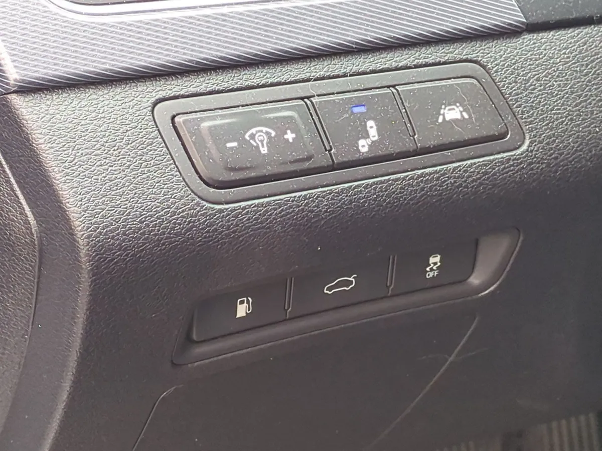 2016 Hyundai Sonata Hybrid Limited thumbnail 16