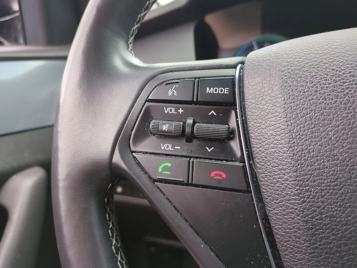 2016 Hyundai Sonata Hybrid Limited thumbnail 17