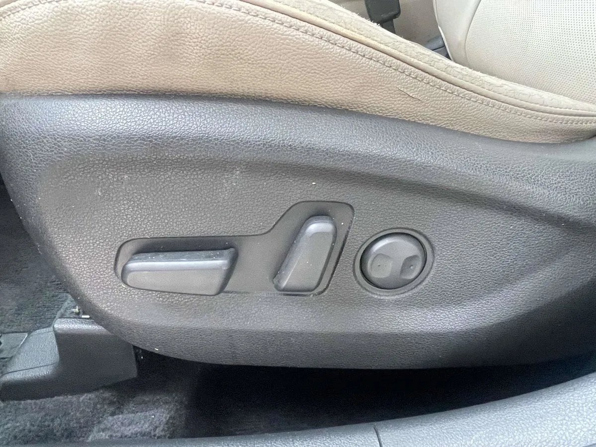 2016 Hyundai Tucson Limited thumbnail 18