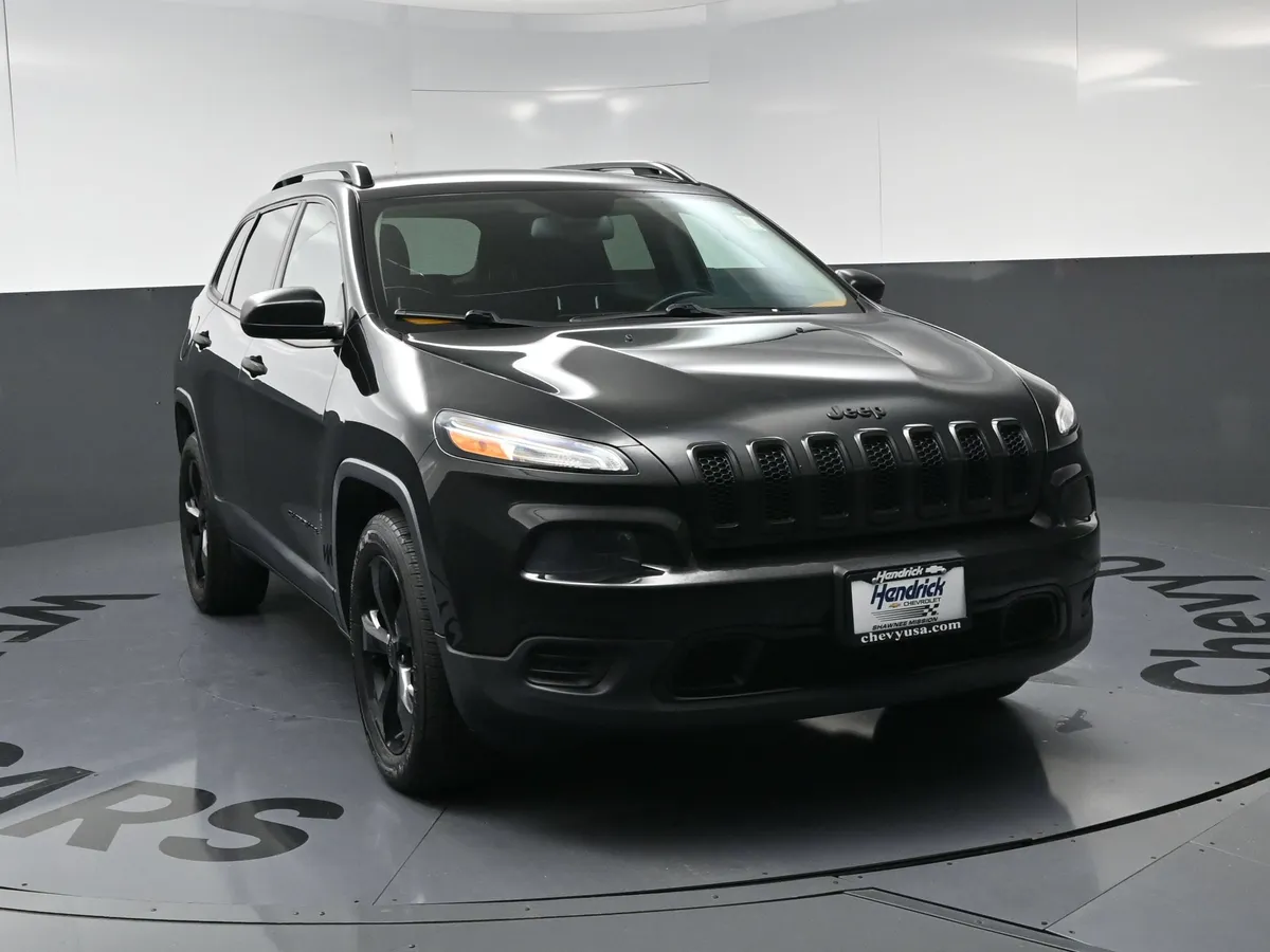 2016 Jeep Cherokee Altitude thumbnail 2