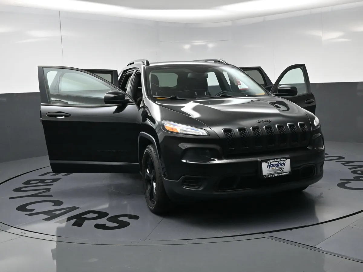 2016 Jeep Cherokee Altitude thumbnail 22