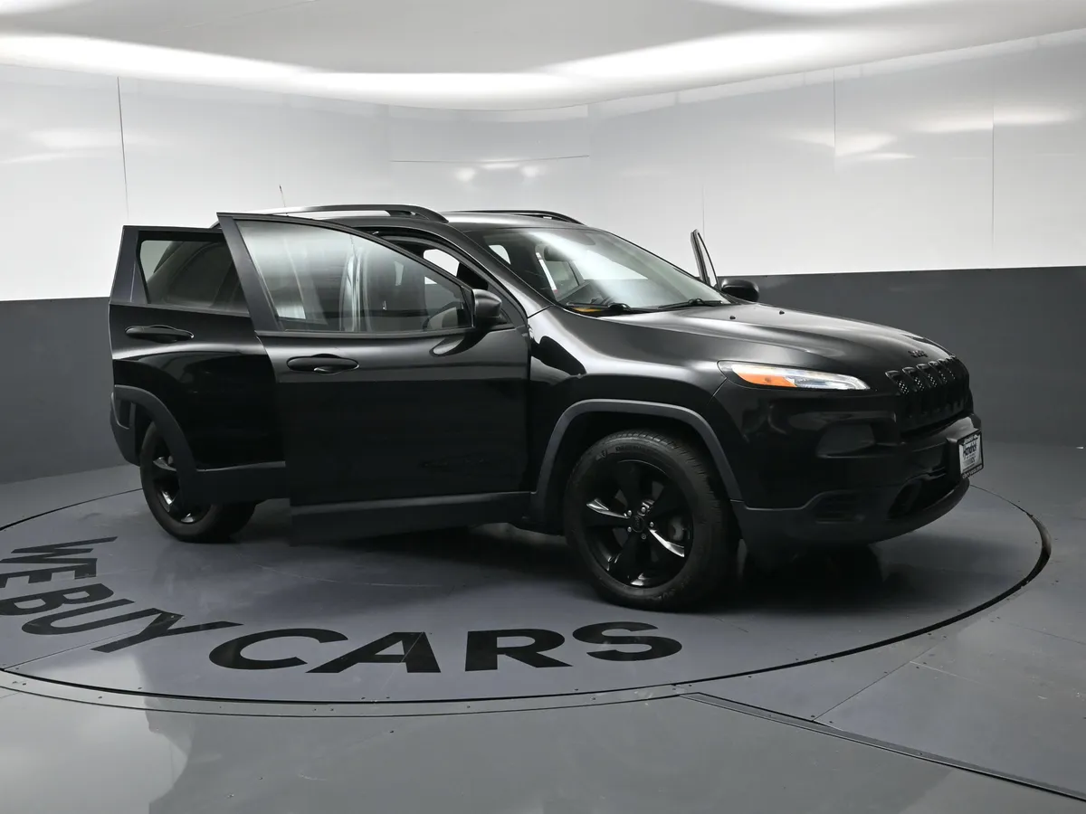 2016 Jeep Cherokee Altitude thumbnail 23
