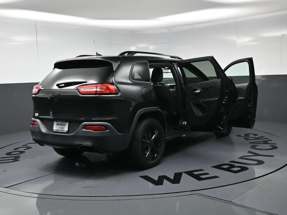 2016 Jeep Cherokee Altitude thumbnail 25