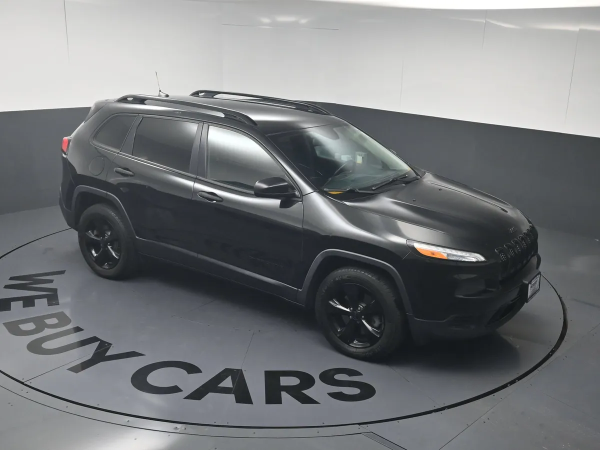 2016 Jeep Cherokee Altitude thumbnail 31