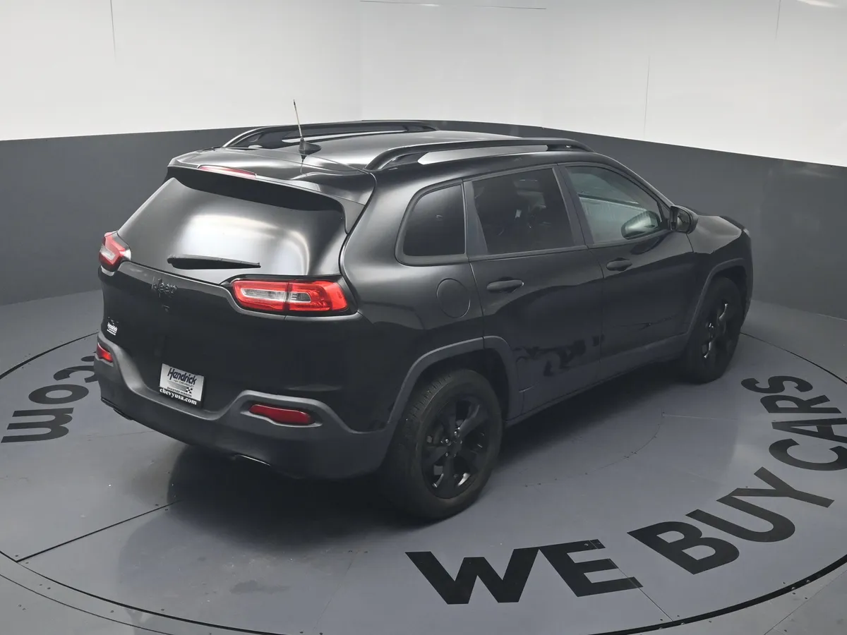 2016 Jeep Cherokee Altitude thumbnail 33