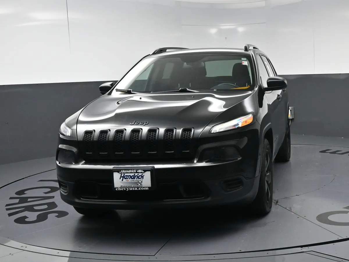 2016 Jeep Cherokee Altitude thumbnail 4
