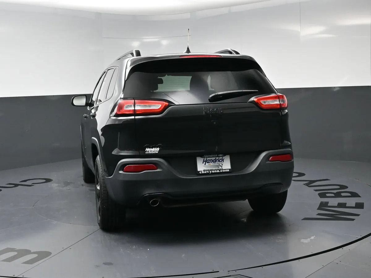 2016 Jeep Cherokee Altitude thumbnail 7